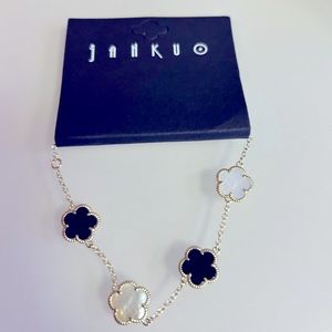 JANKUO Flower 14K Goldplated, Onyx & Mother Of Pearl Station Bracelet. New